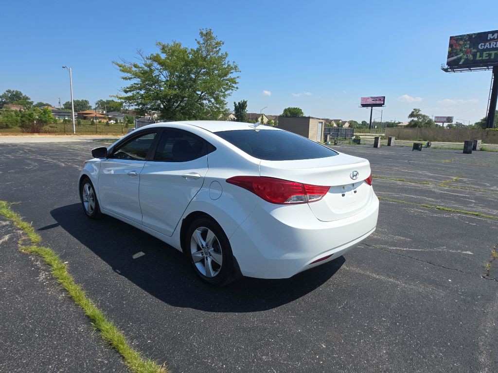 2013 Hyundai Elantra Image 8