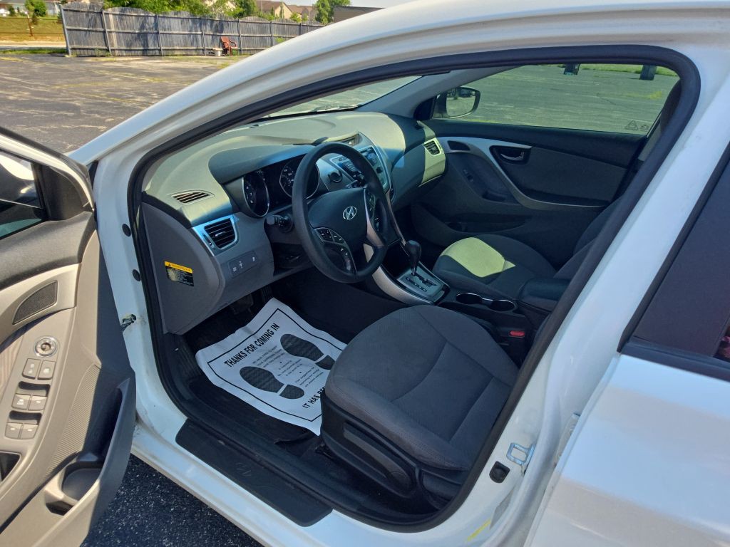 2013 Hyundai Elantra Image 10