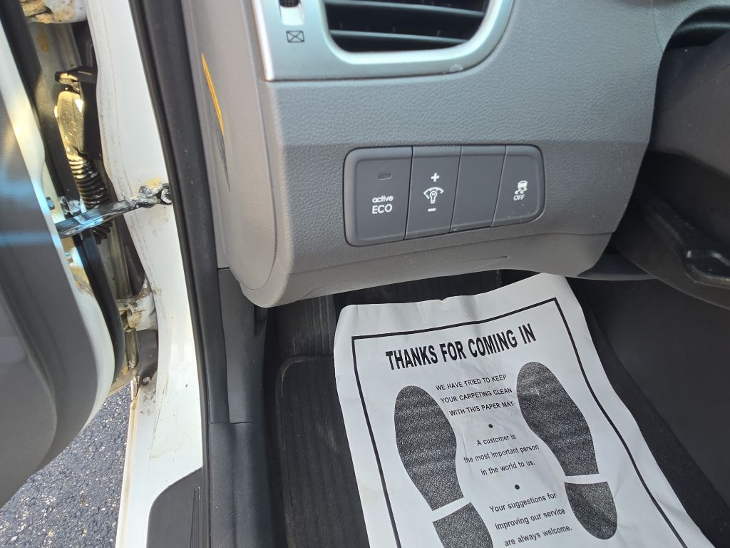 2013 Hyundai Elantra Image 21