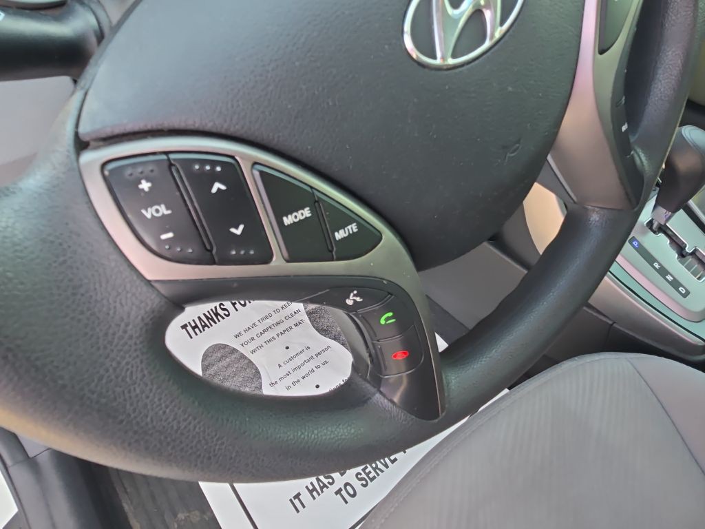 2013 Hyundai Elantra Image 23