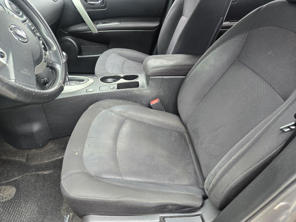 2015 Nissan Rogue Image 8