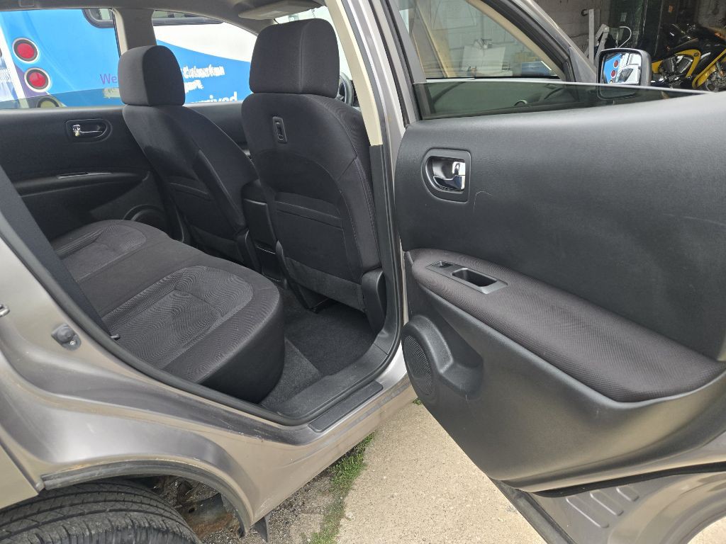 2015 Nissan Rogue Image 14