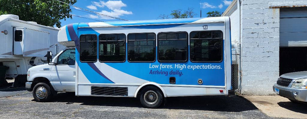 2012 Ford Econoline Image 2