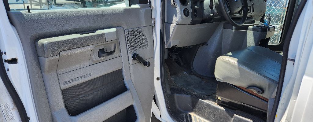 2012 Ford Econoline Image 5