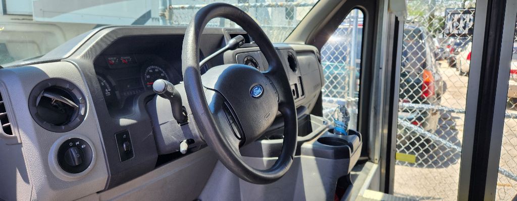 2012 Ford Econoline Image 6