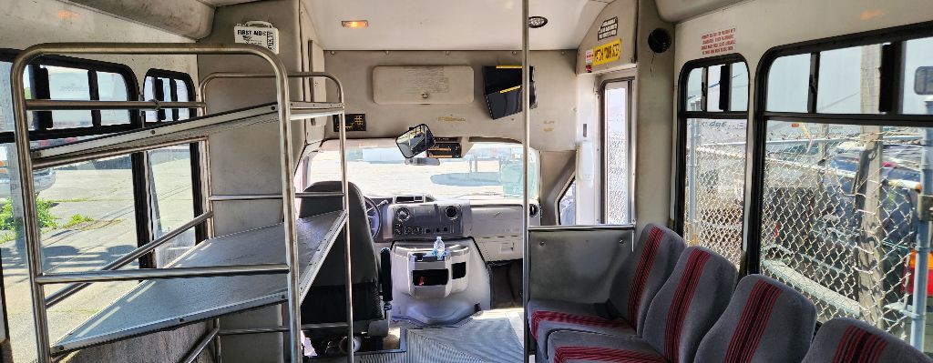 2012 Ford Econoline Image 9