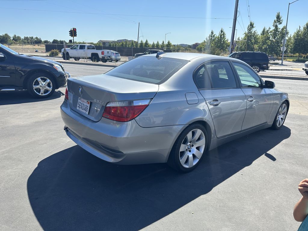 2004 BMW 5 Series Image 2