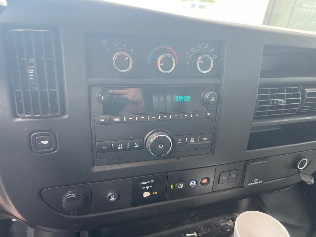 2020 Chevrolet Express Image 19
