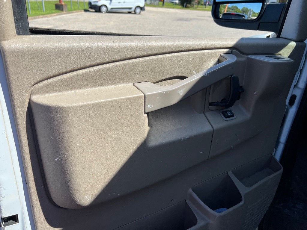 2020 Chevrolet Express Image 7