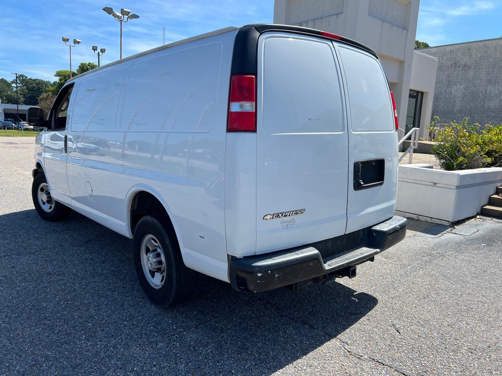 2020 Chevrolet Express Image 10