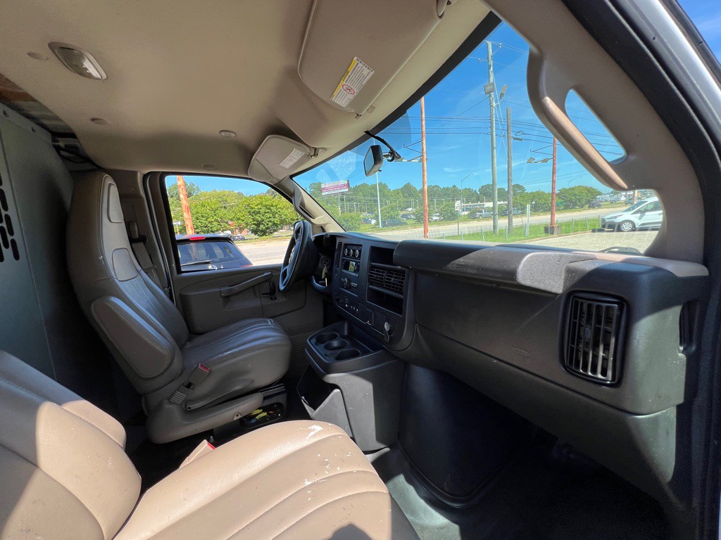 2020 Chevrolet Express Image 19