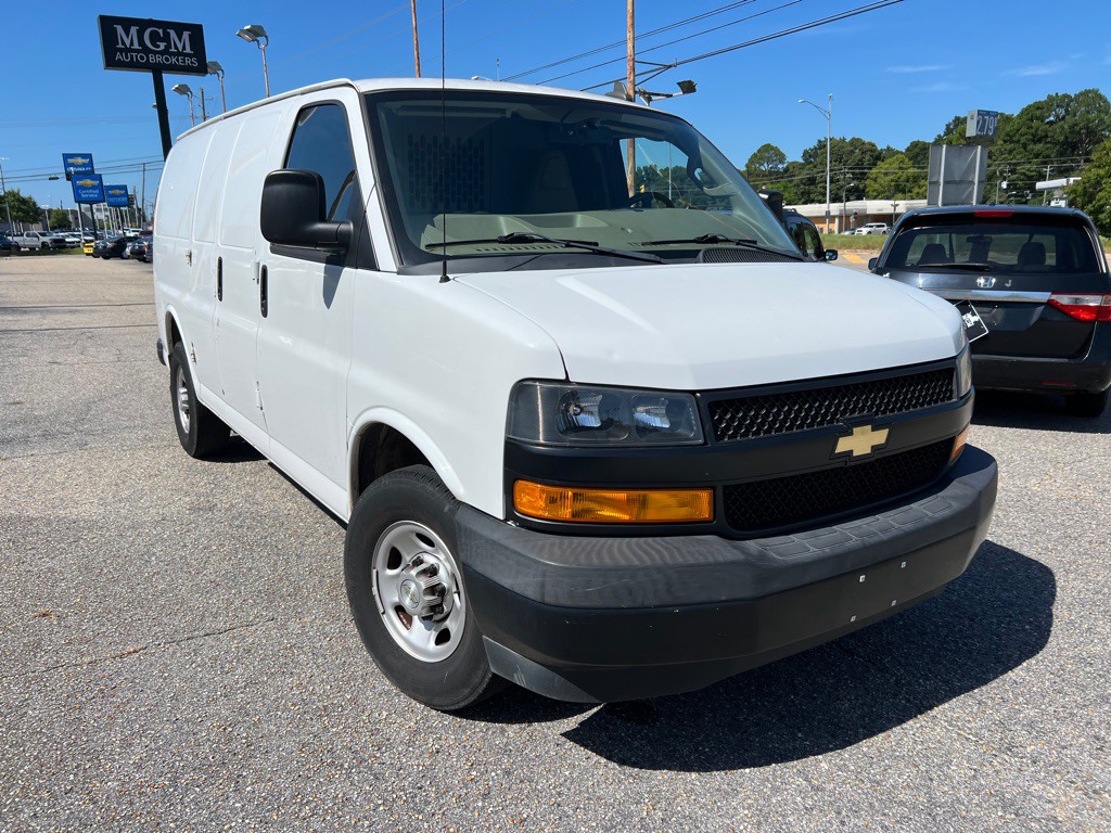 2020 Chevrolet Express Image 21