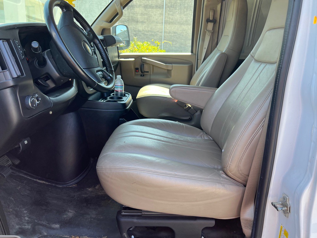 2021 Chevrolet Express Image 3