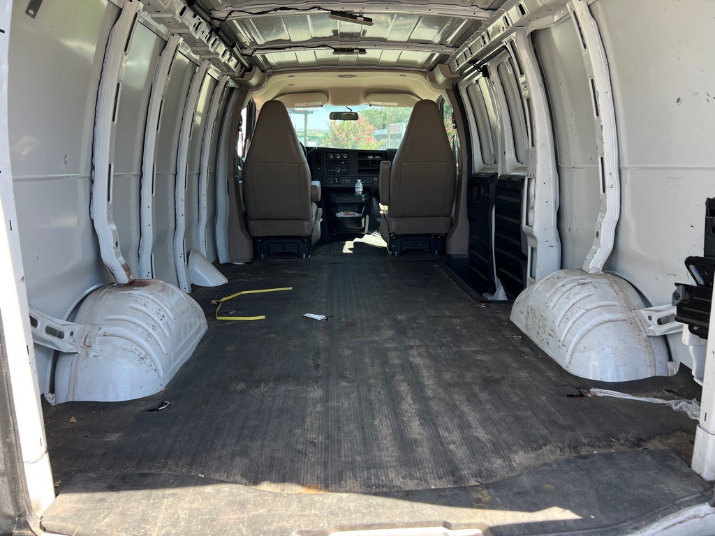 2021 Chevrolet Express Image 7