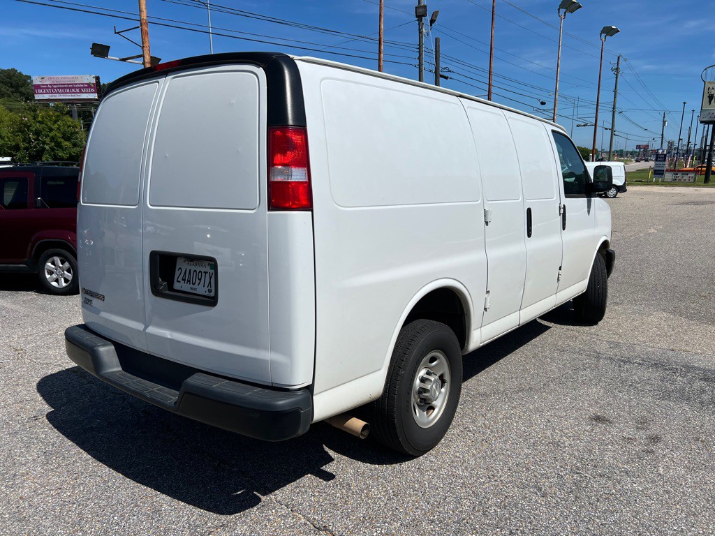 2021 Chevrolet Express Image 8