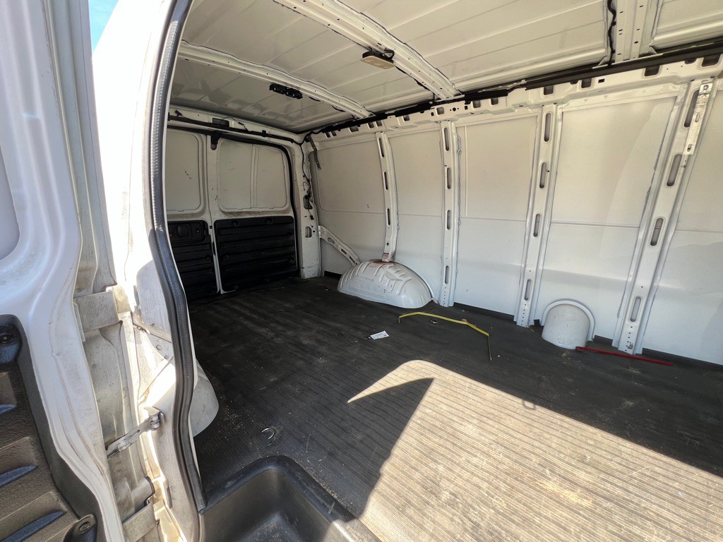 2021 Chevrolet Express Image 11