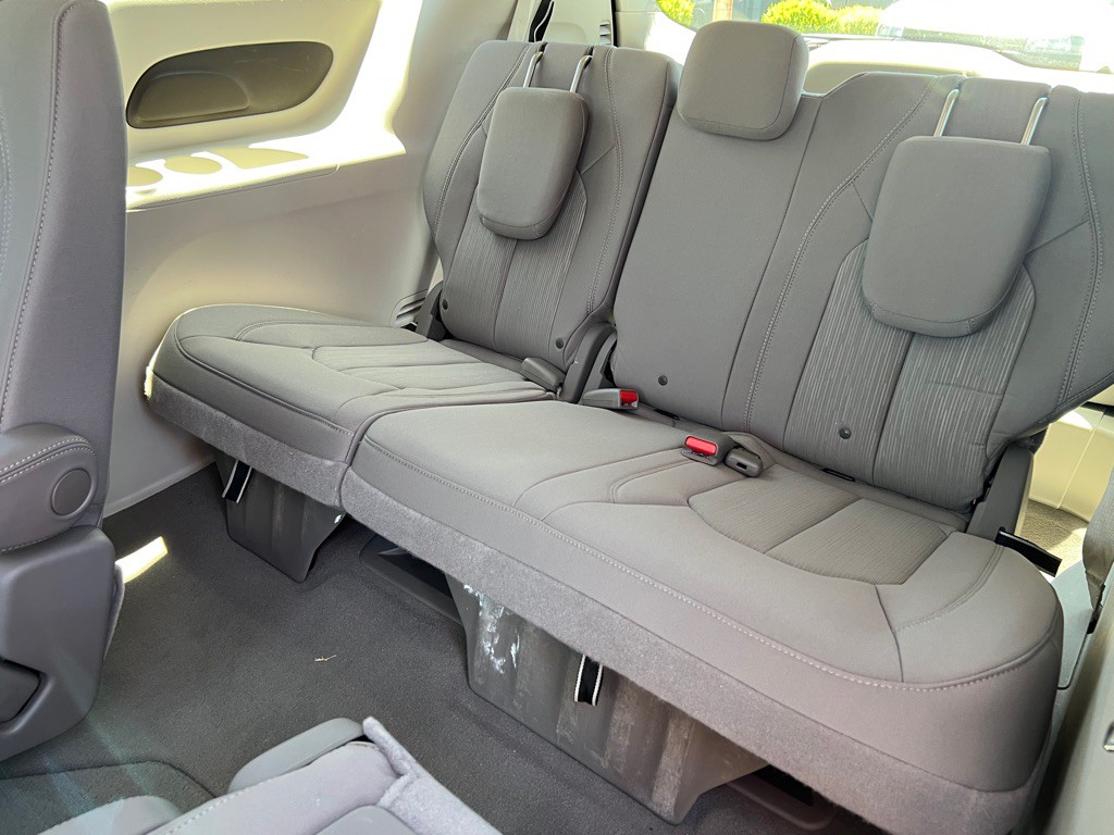 2021 Chrysler Pacifica Image 5