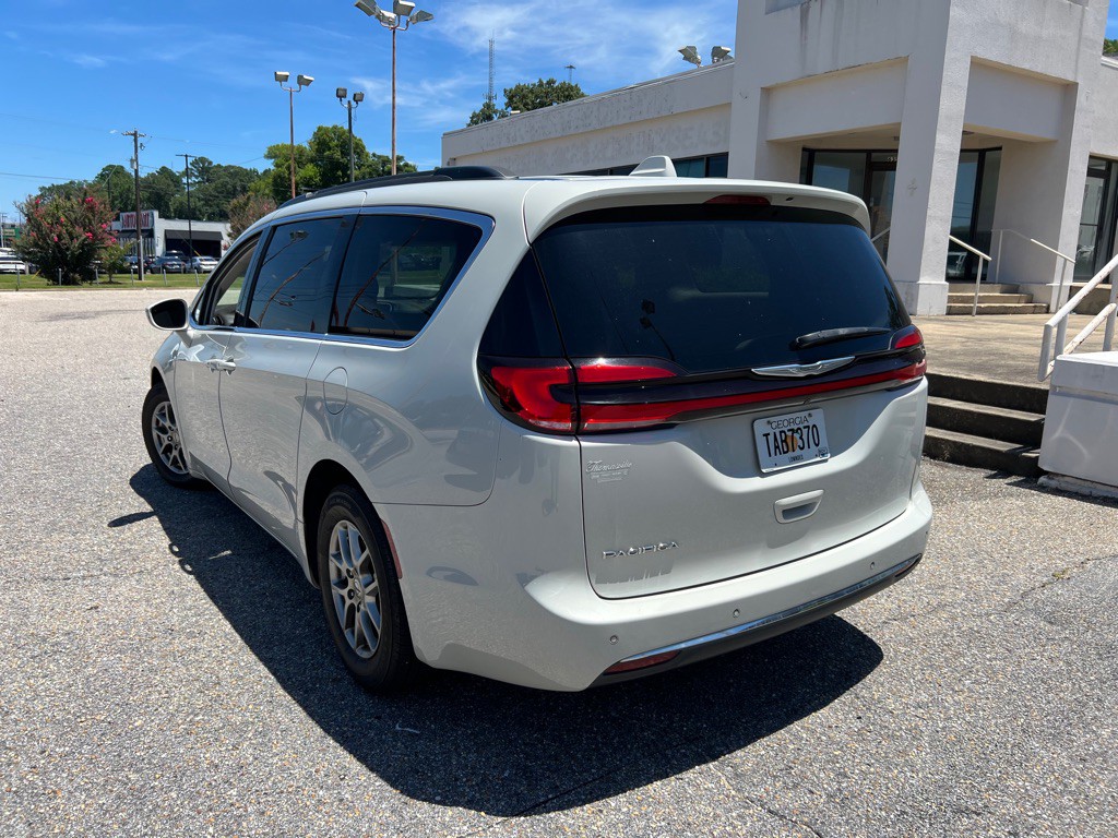 2021 Chrysler Pacifica Image 8