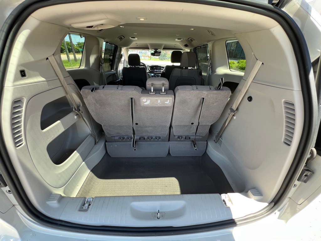 2021 Chrysler Pacifica Image 10