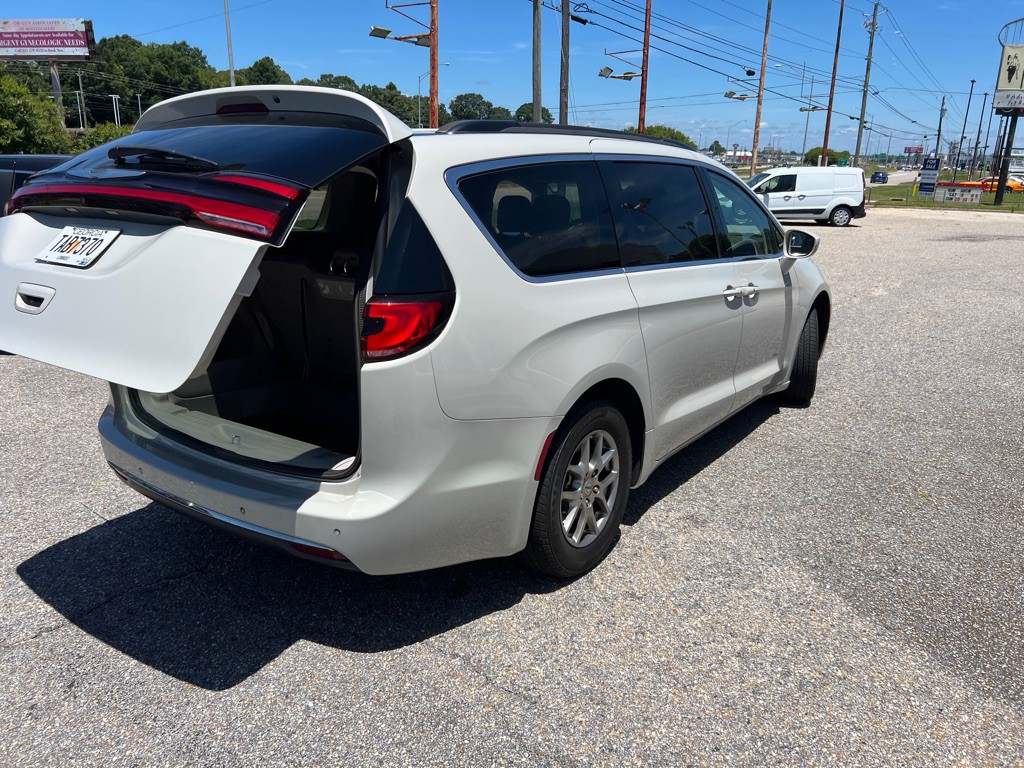 2021 Chrysler Pacifica Image 11