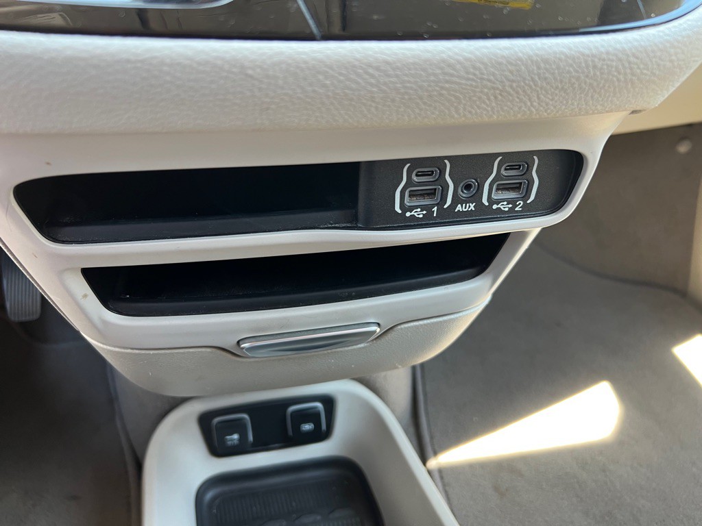 2021 Chrysler Pacifica Image 23