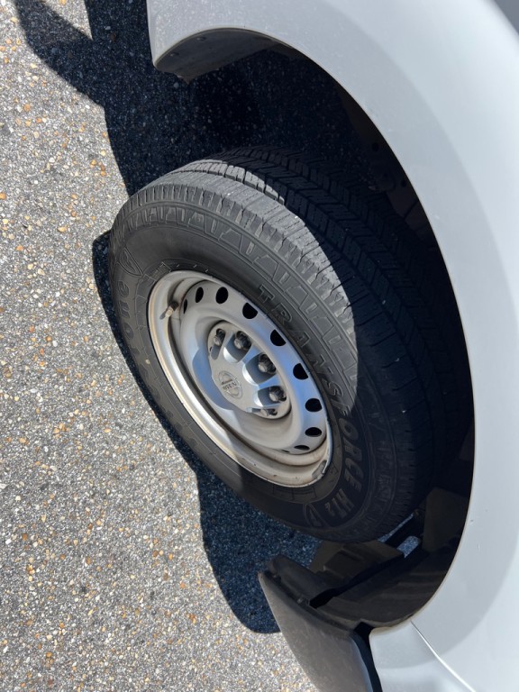 2015 Nissan NV Image 19