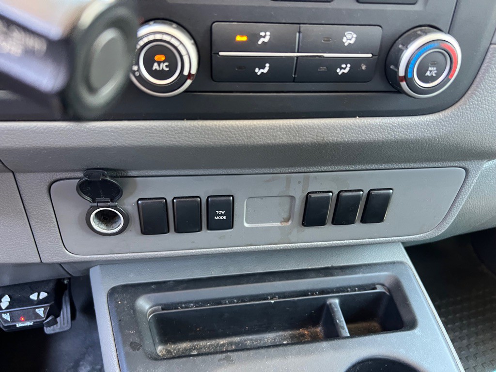 2015 Nissan NV Image 27