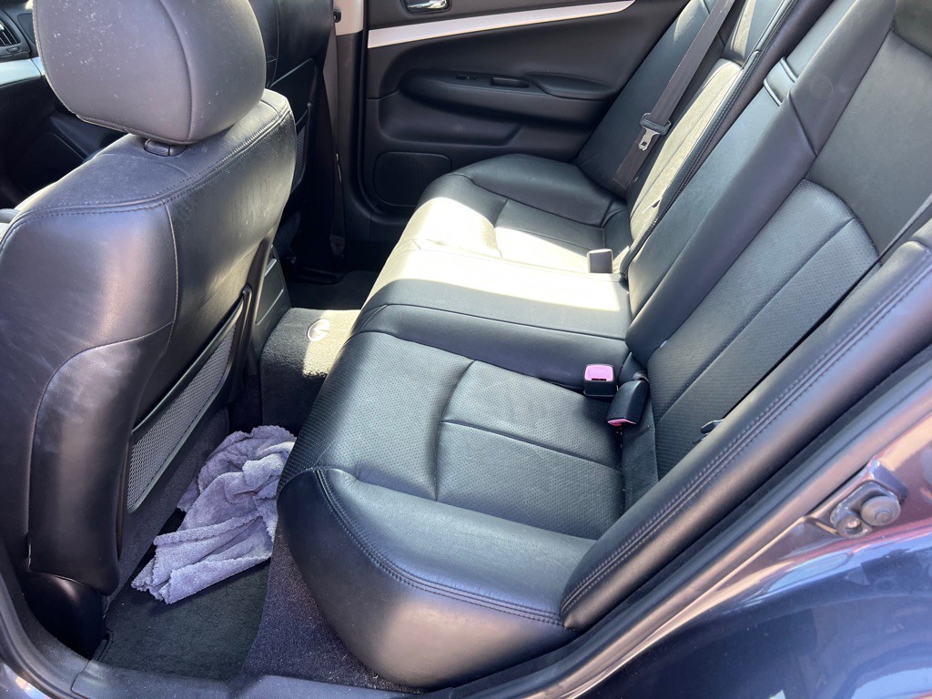 2009 INFINITI G37 Image 6