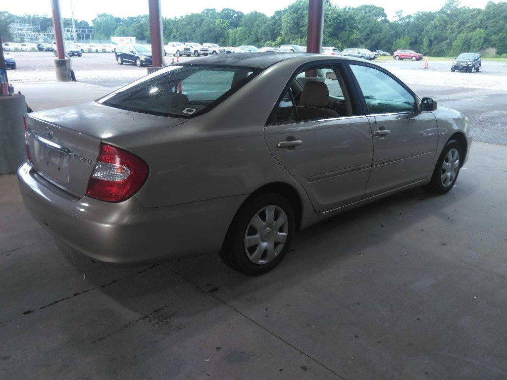 2004 Toyota Camry Image 3