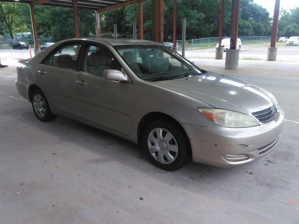 2004 Toyota Camry Image 4
