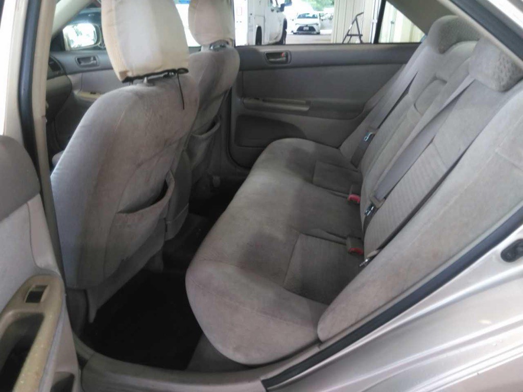2004 Toyota Camry Image 6
