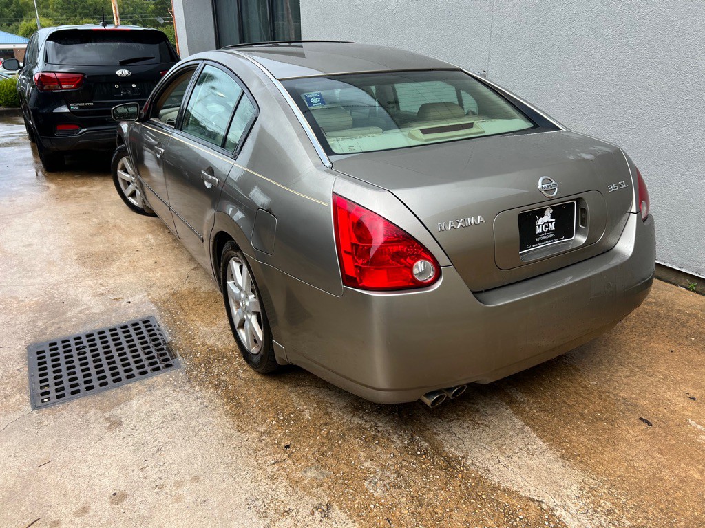 2004 Nissan Maxima Image 8
