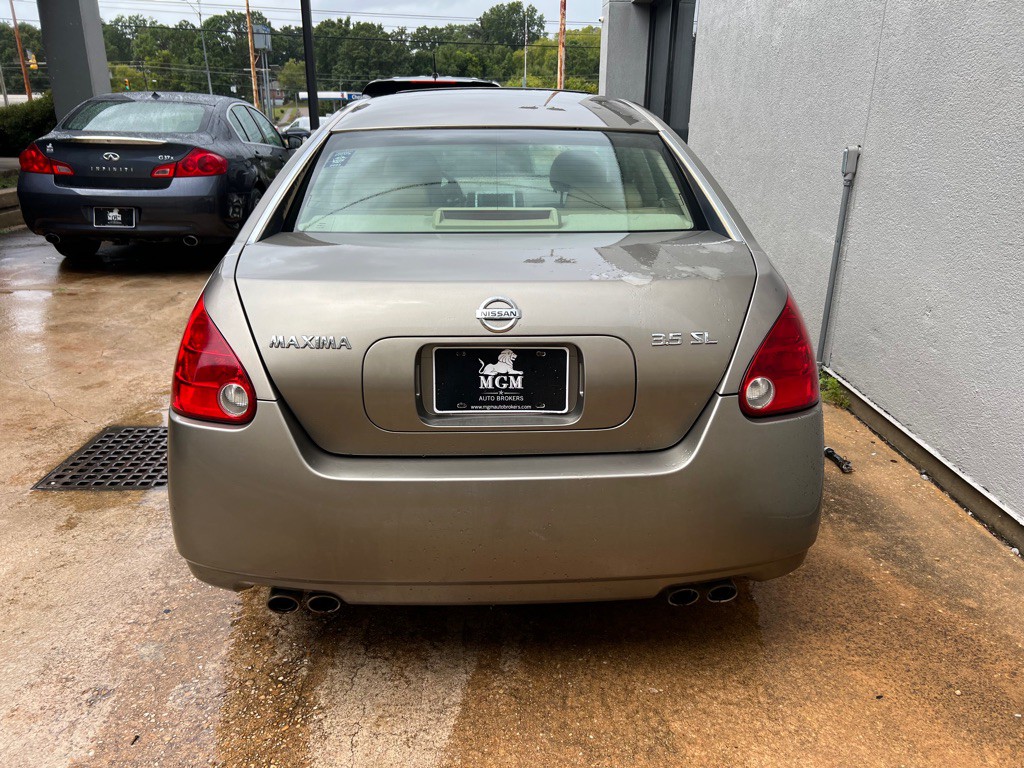 2004 Nissan Maxima Image 9