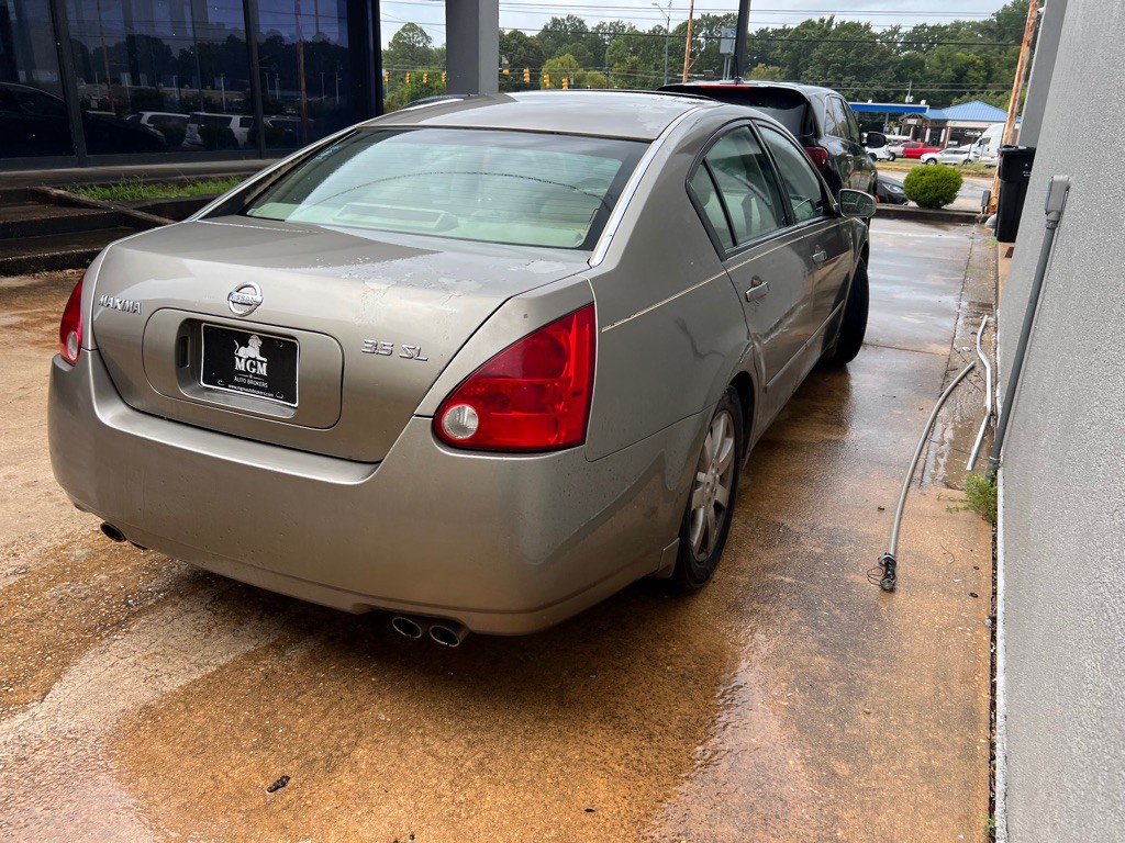 2004 Nissan Maxima Image 10