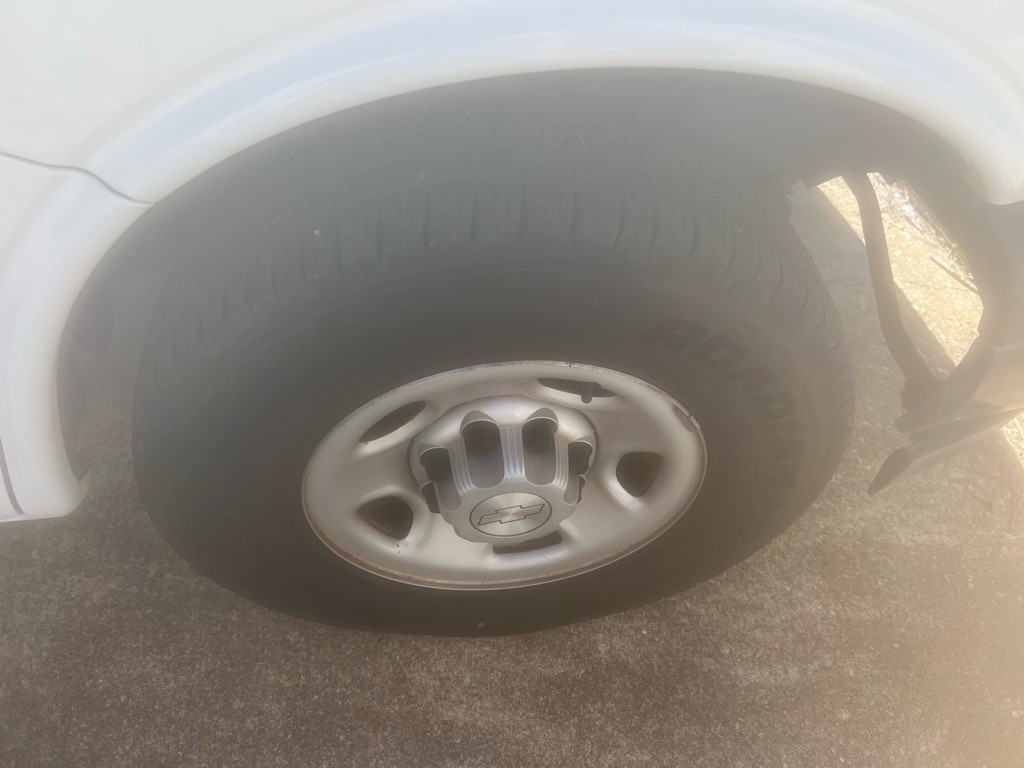 2019 Chevrolet Express Image 12