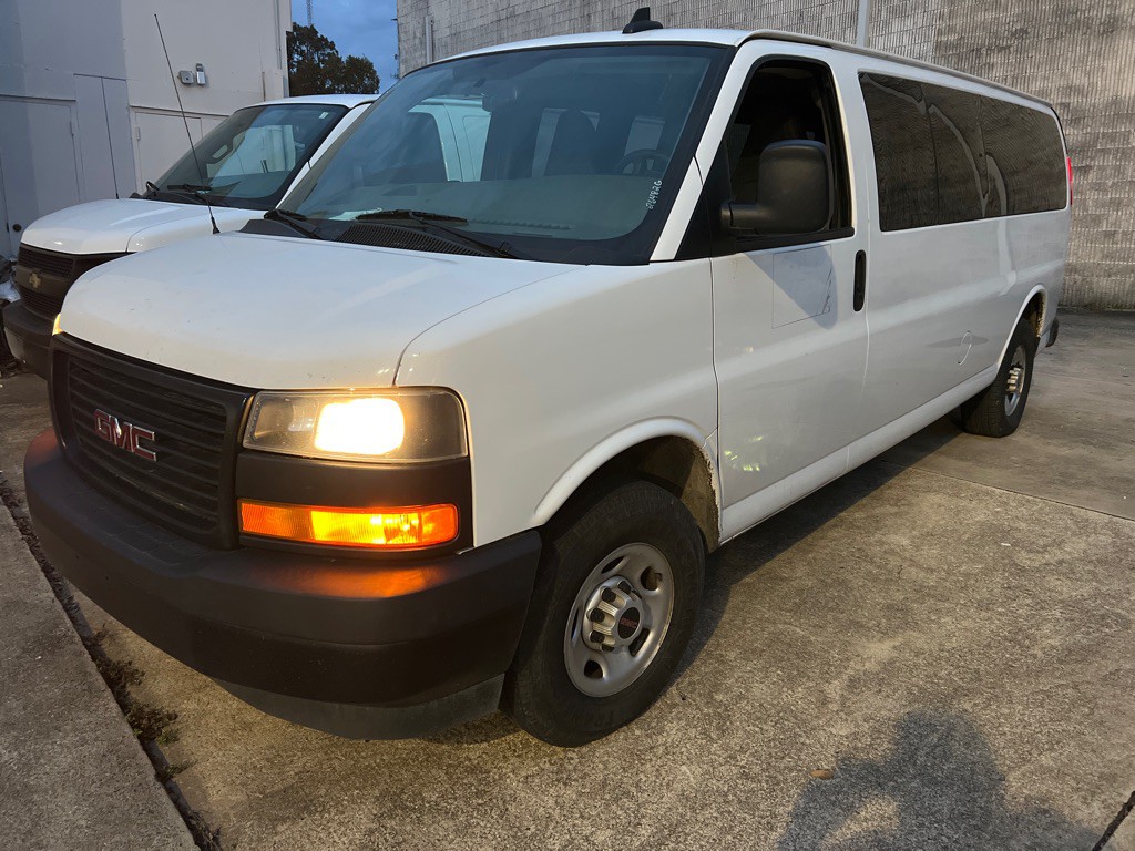 2023 GMC Savana Image 1