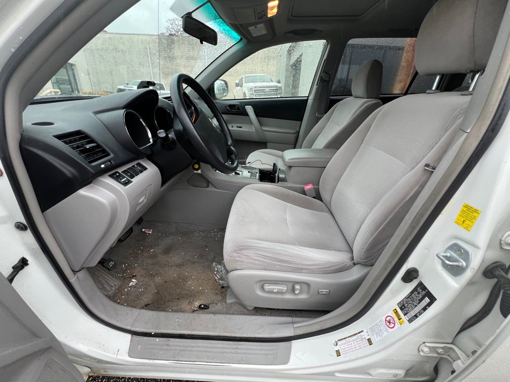 2010 Toyota Highlander Image 3
