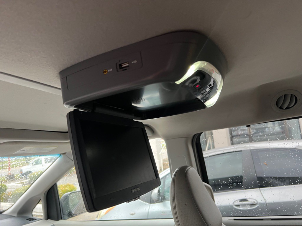 2014 Toyota Sienna Image 8