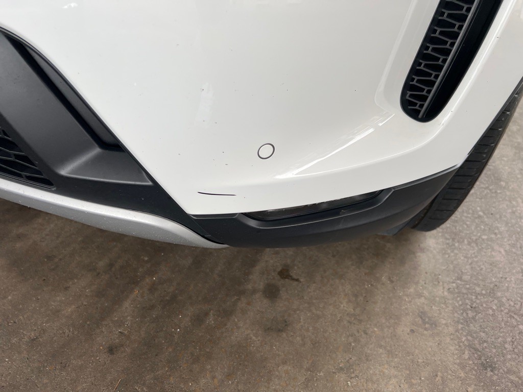 2020 Land Rover Discovery Sport Image 2