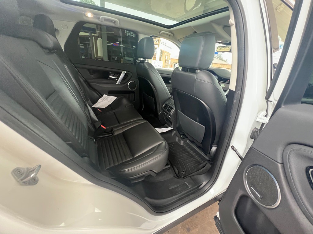 2020 Land Rover Discovery Sport Image 6