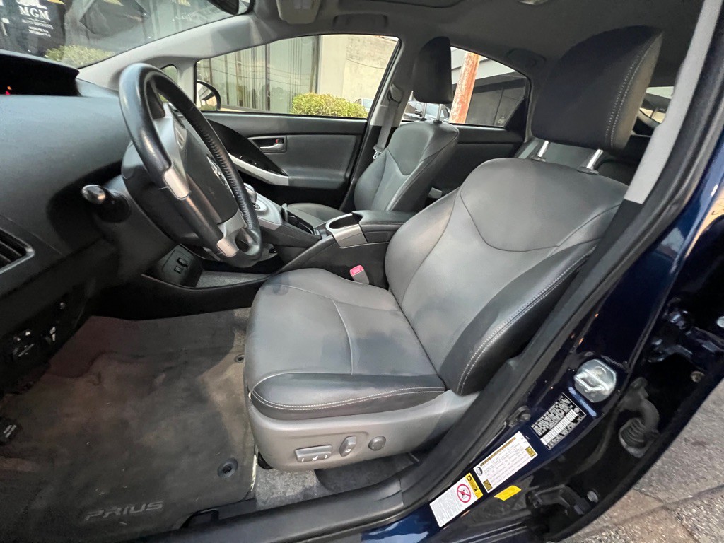 2013 Toyota Prius Image 6