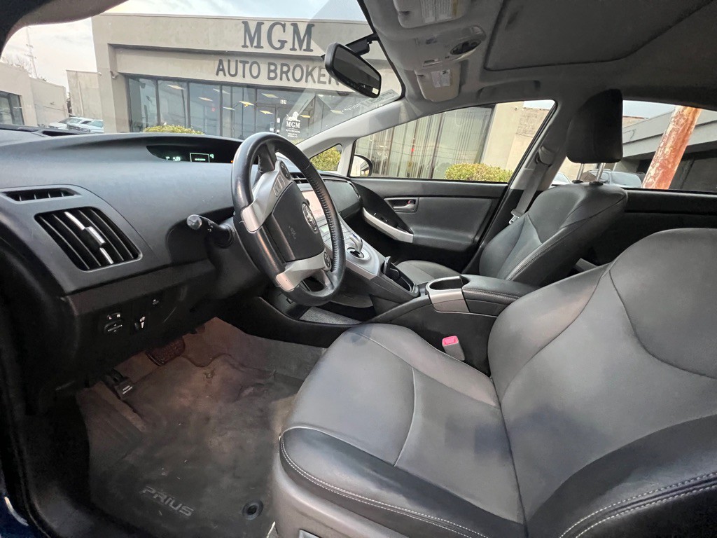 2013 Toyota Prius Image 7