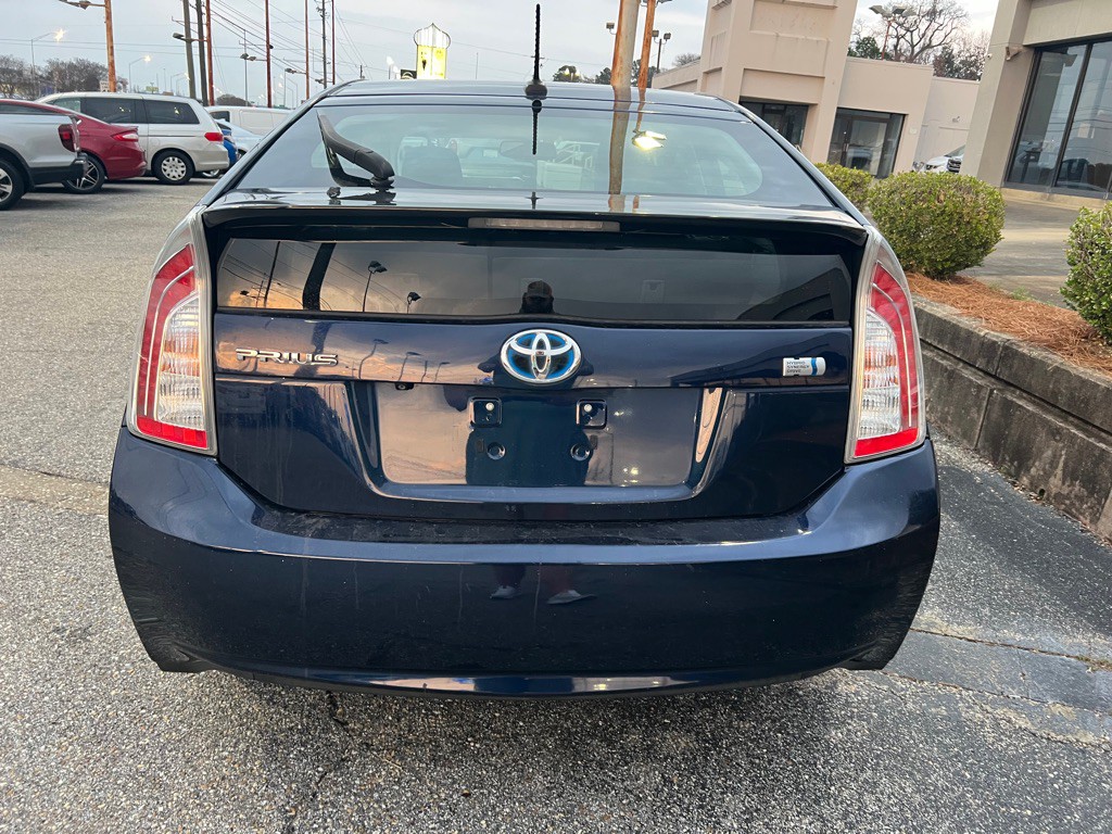 2013 Toyota Prius Image 10