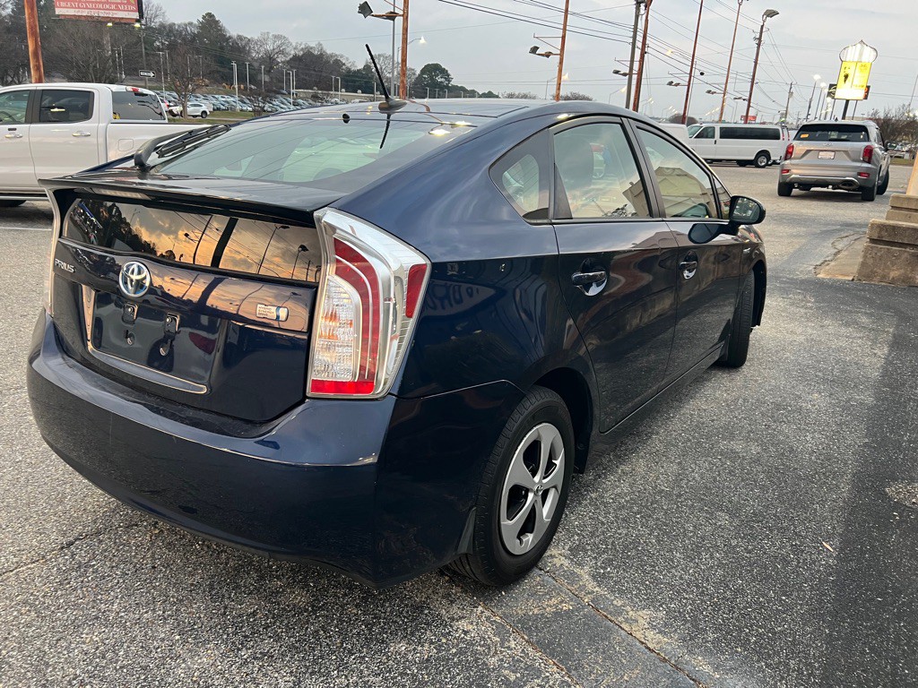 2013 Toyota Prius Image 14