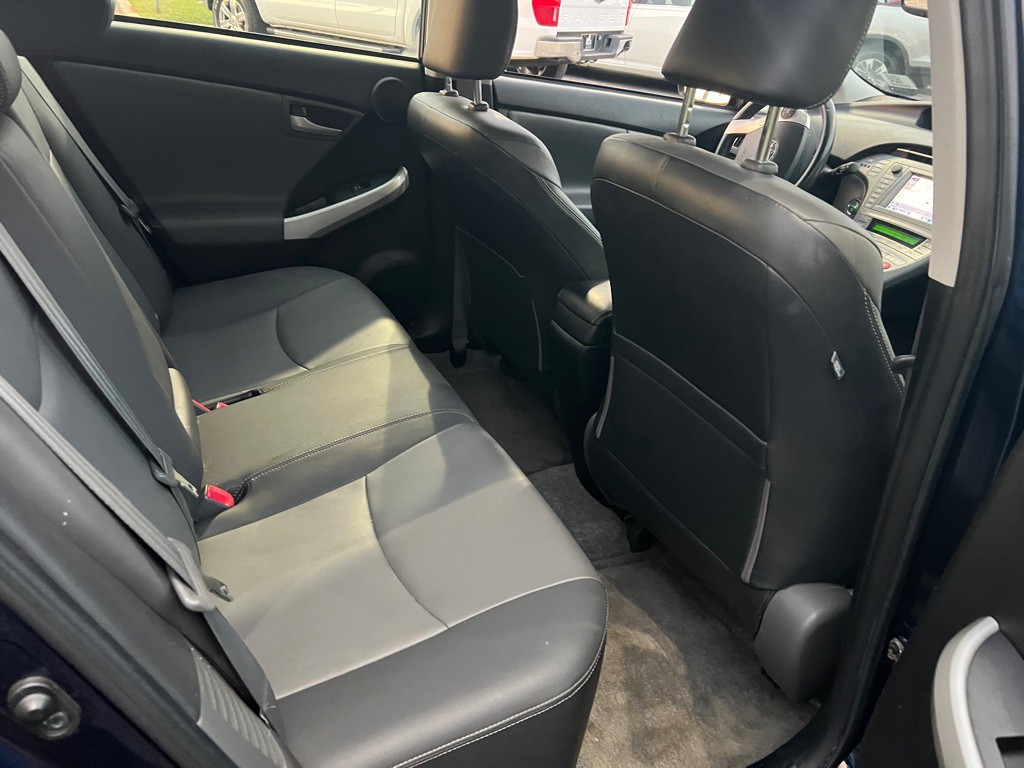 2013 Toyota Prius Image 15