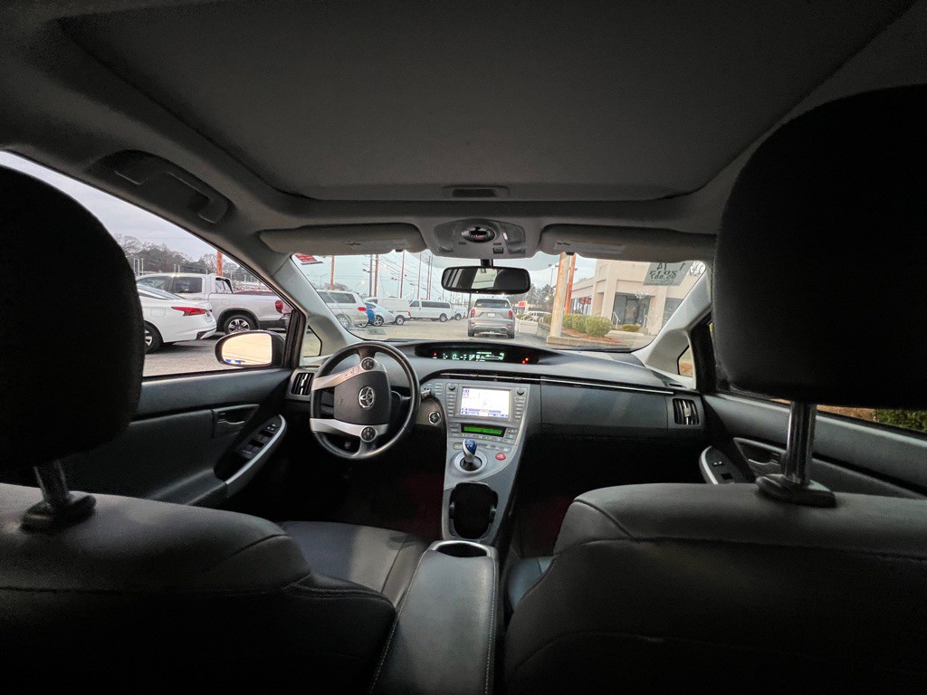 2013 Toyota Prius Image 16