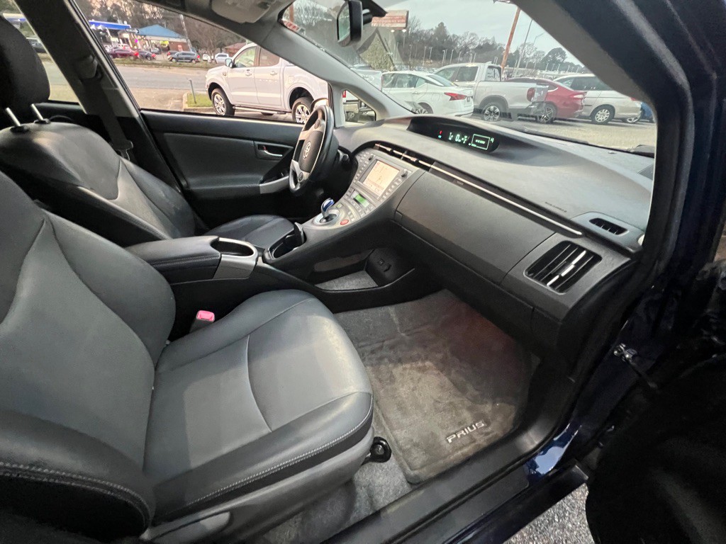 2013 Toyota Prius Image 18