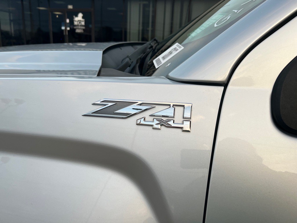 2018 GMC Sierra Image 3