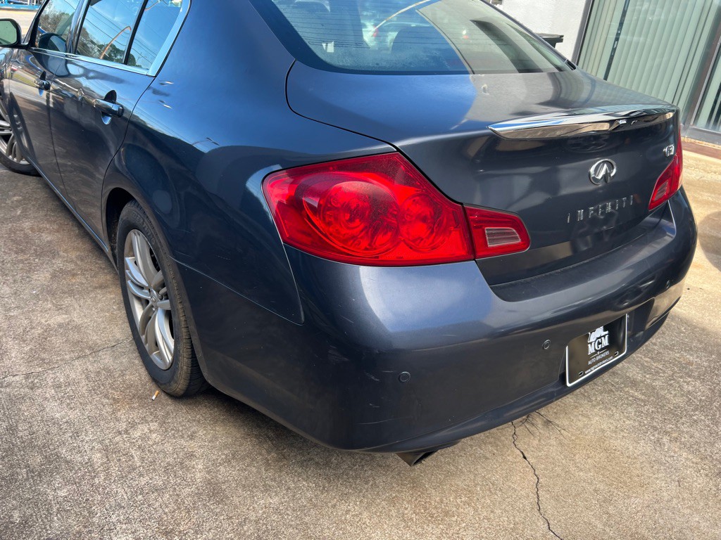 2010 INFINITI G37 Image 9