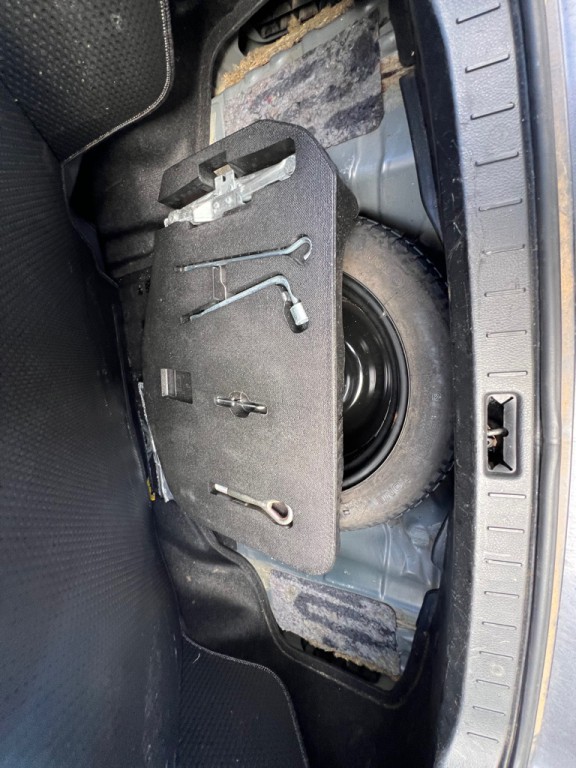 2010 INFINITI G37 Image 11